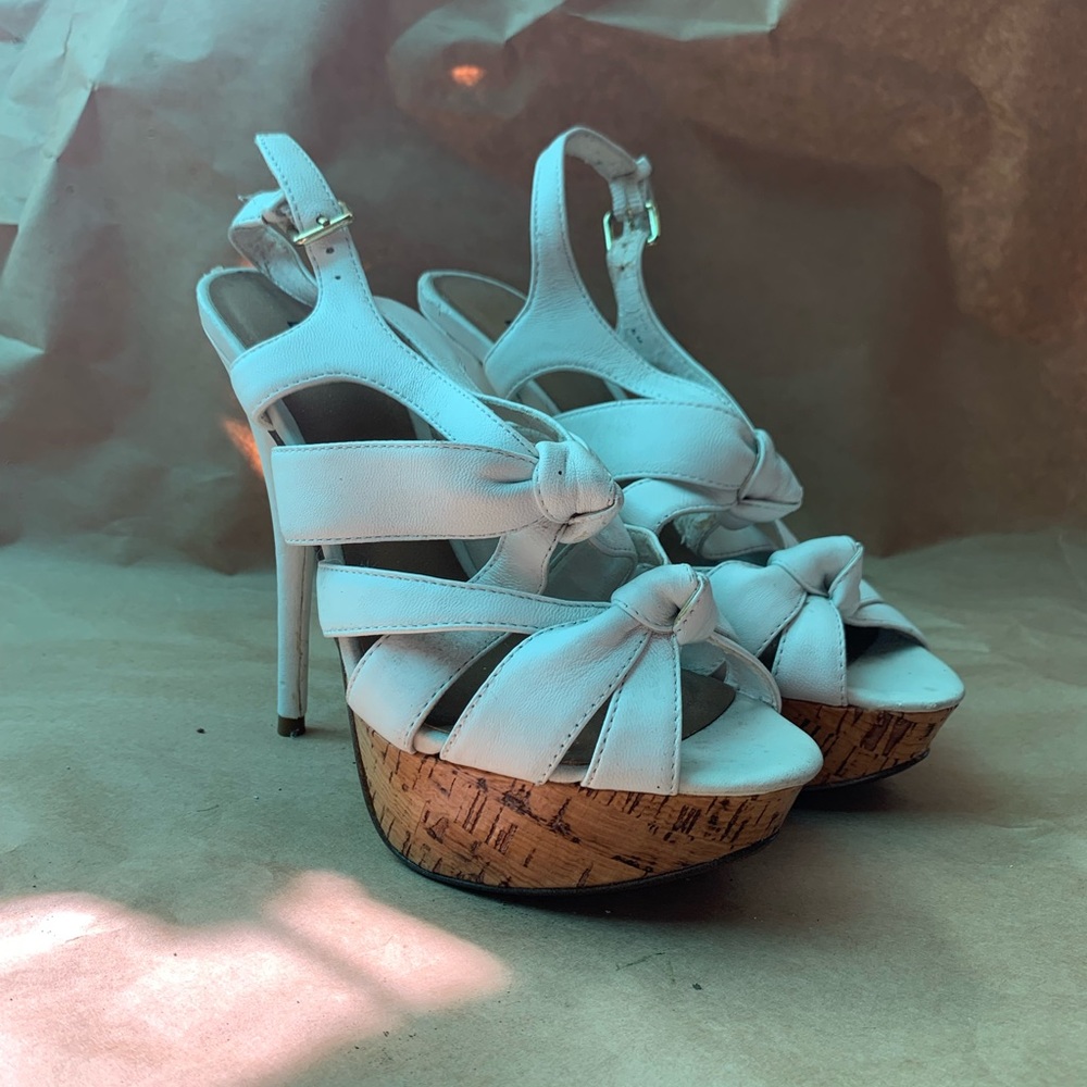 Bakers White Size 6 Heel